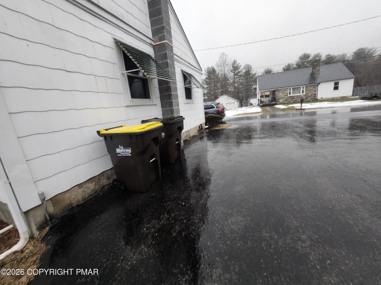 223 Howard St - Photo 4 of 44