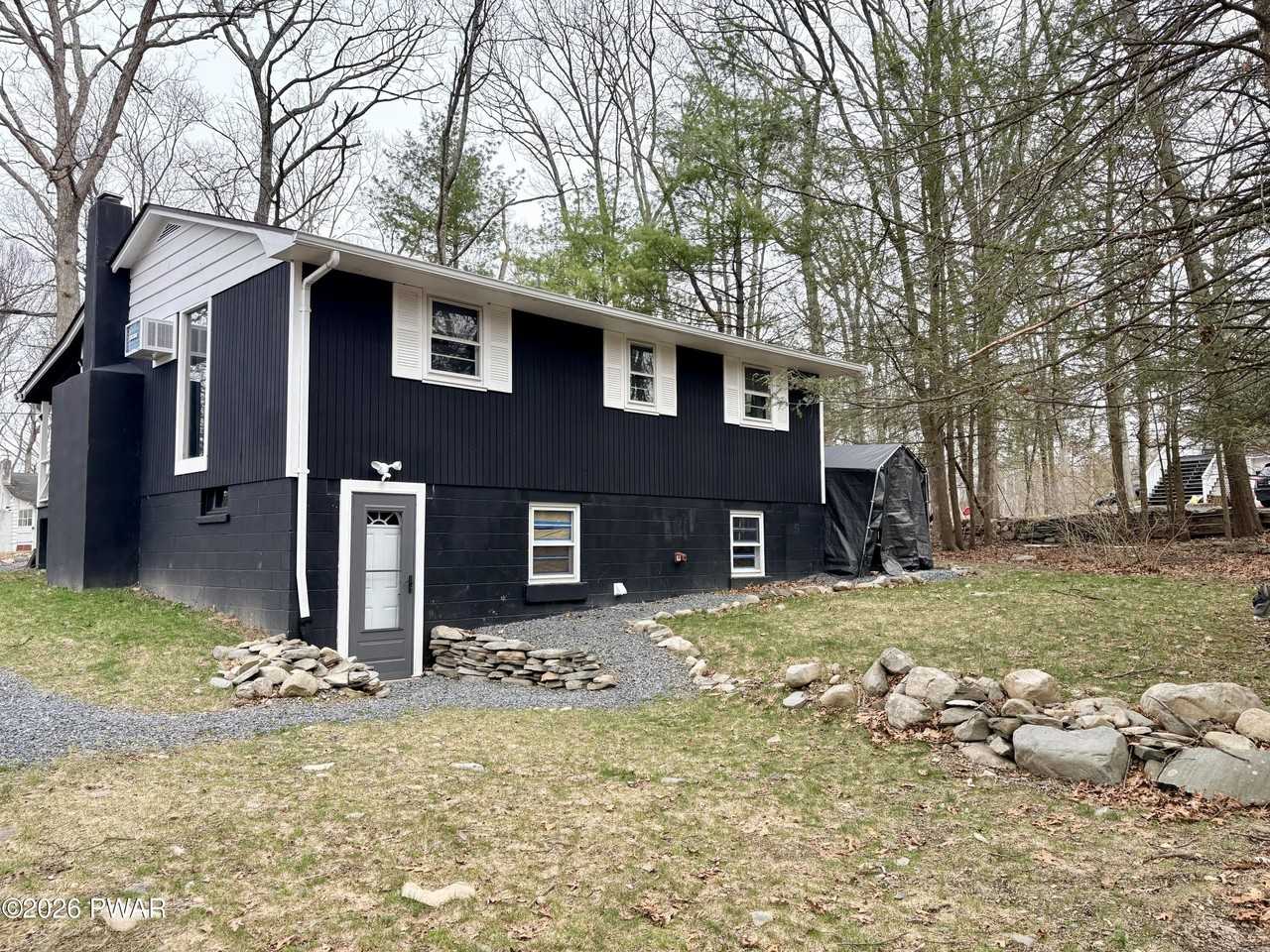 256 Wynding Way - Photo 2 of 15