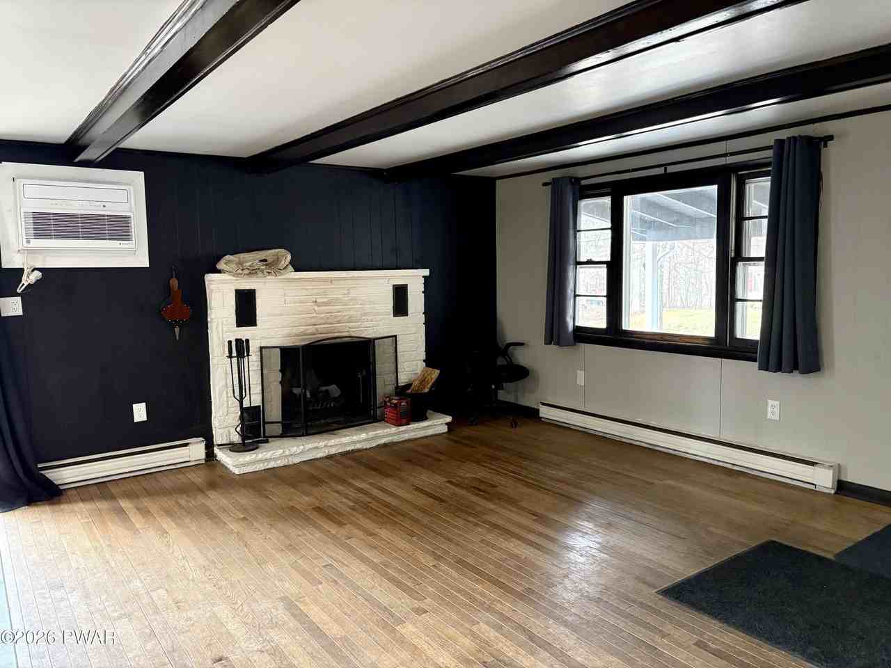 256 Wynding Way - Photo 4 of 15