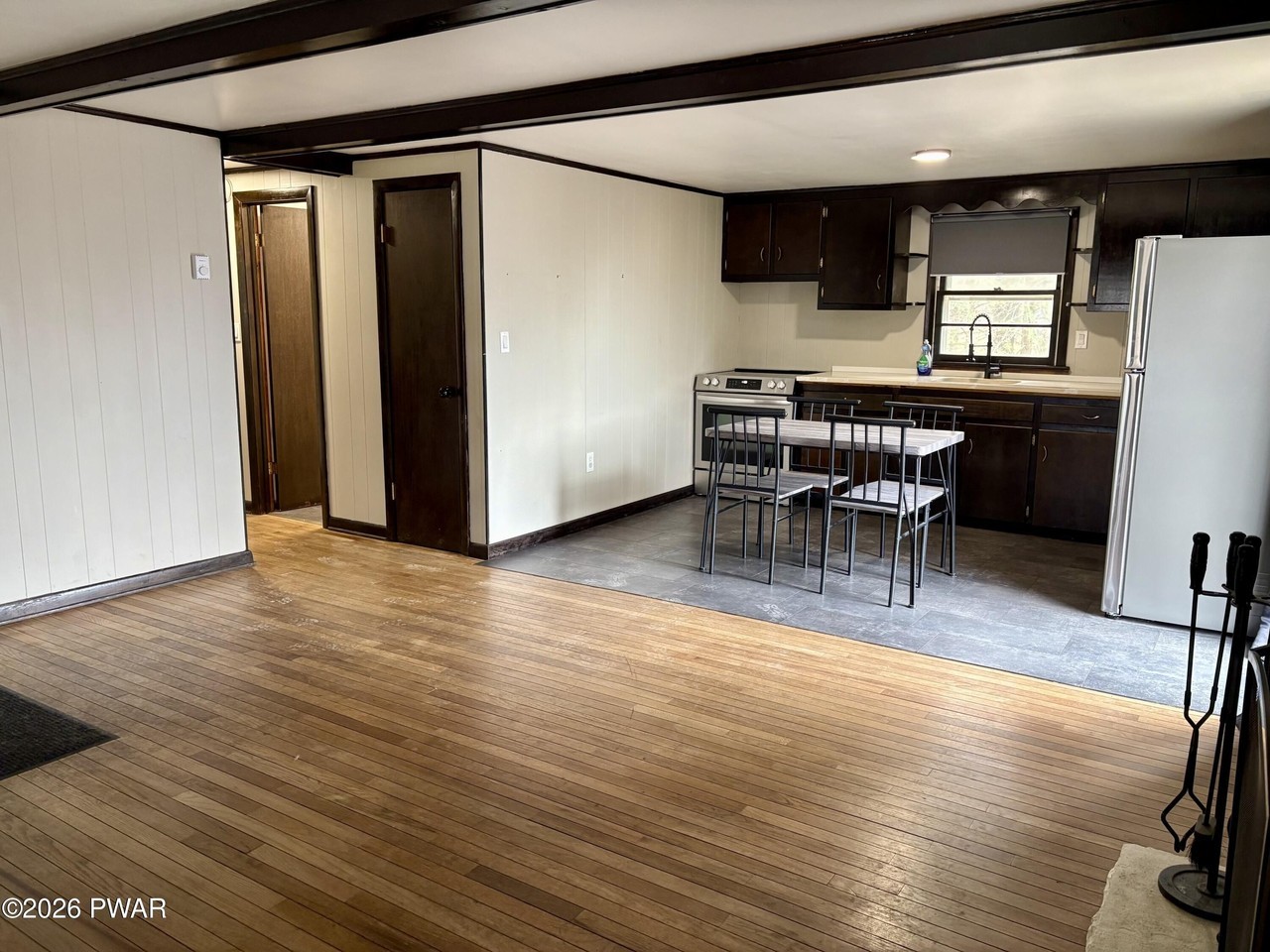 256 Wynding Way - Photo 5 of 15