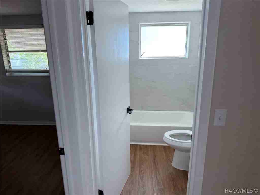 7 N Jackson St - Photo 4 of 50