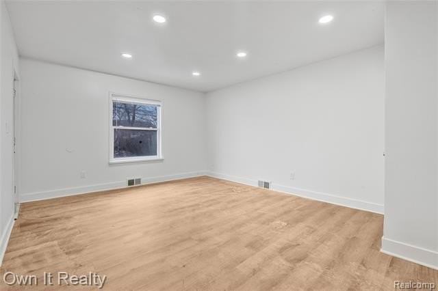 20128 Vaughan St - Photo 7 of 17