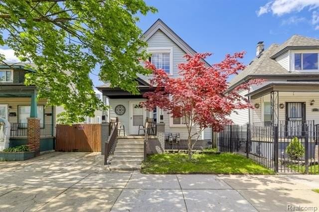 2375 Cabot St - Photo 2 of 25