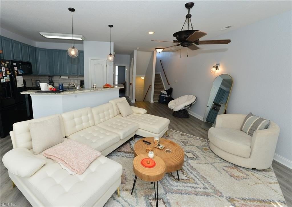 965 Iron Bridge Dr - Photo 3 of 24