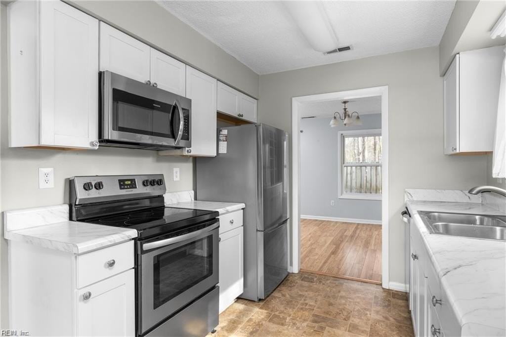 7 Mosely Cir - Photo 4 of 21