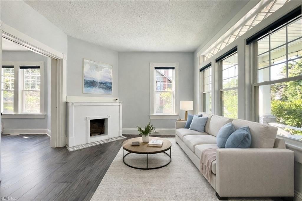 187 Dupont Cir - Photo 3 of 43