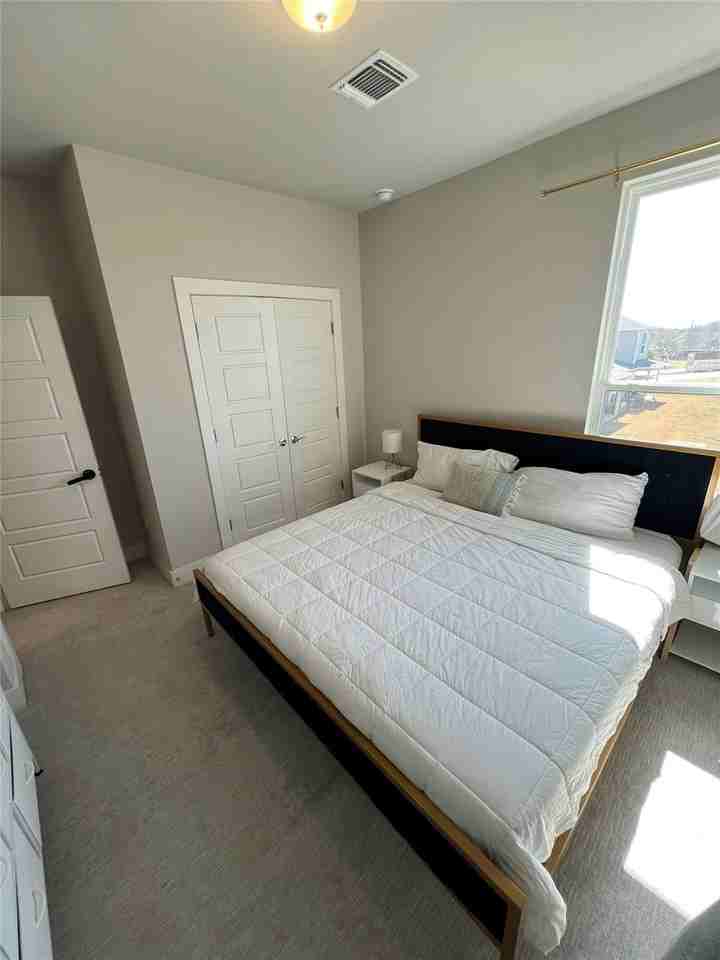 11204 Gadsen Ln - Photo 4 of 25