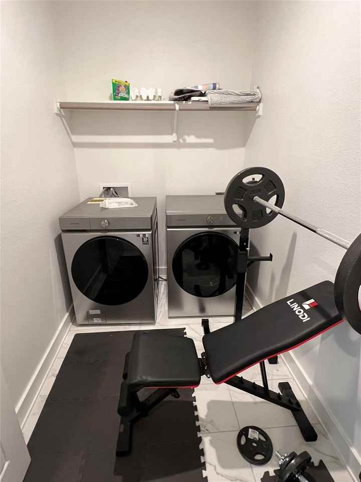 11204 Gadsen Ln - Photo 7 of 25