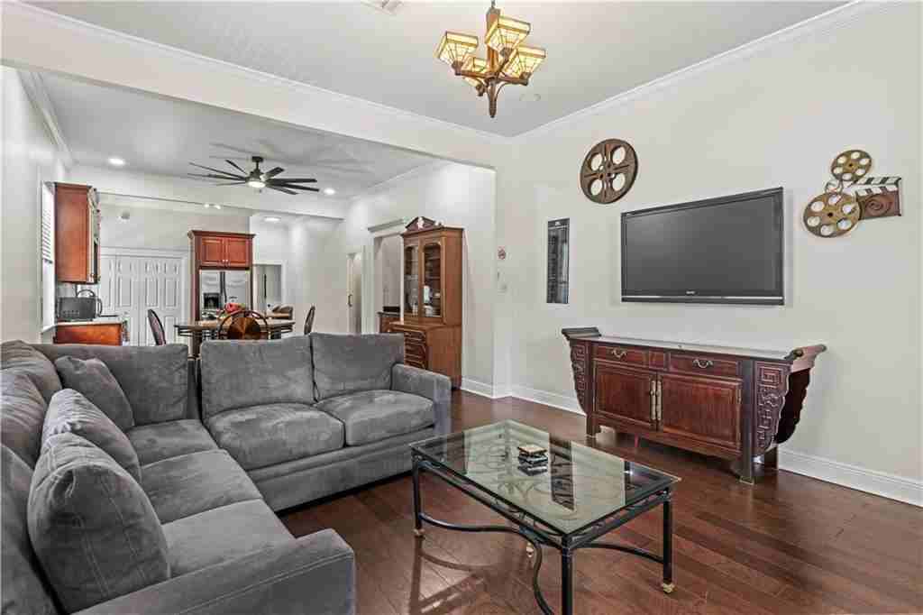 7600 Burthe St - Photo 7 of 24