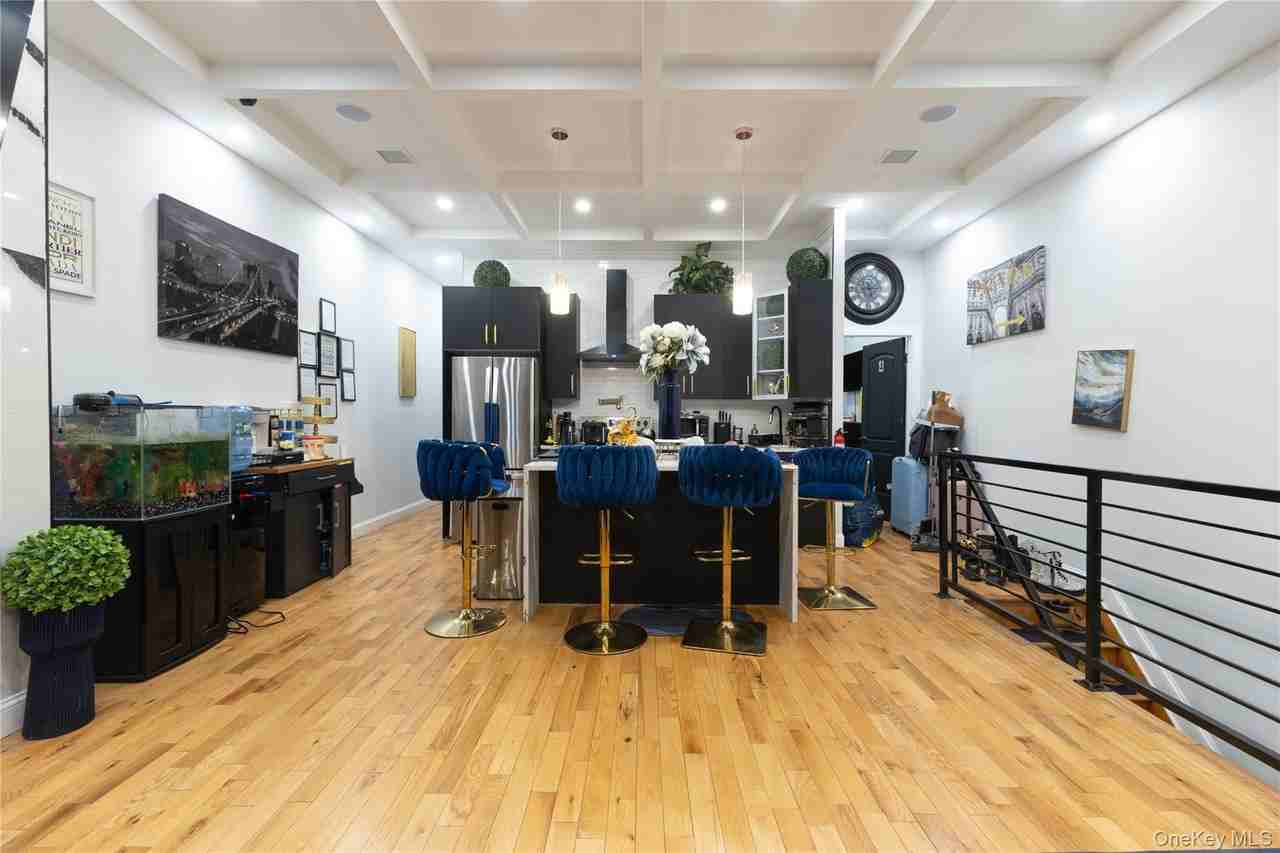 48 Essex St ##2 - Photo 4 of 8