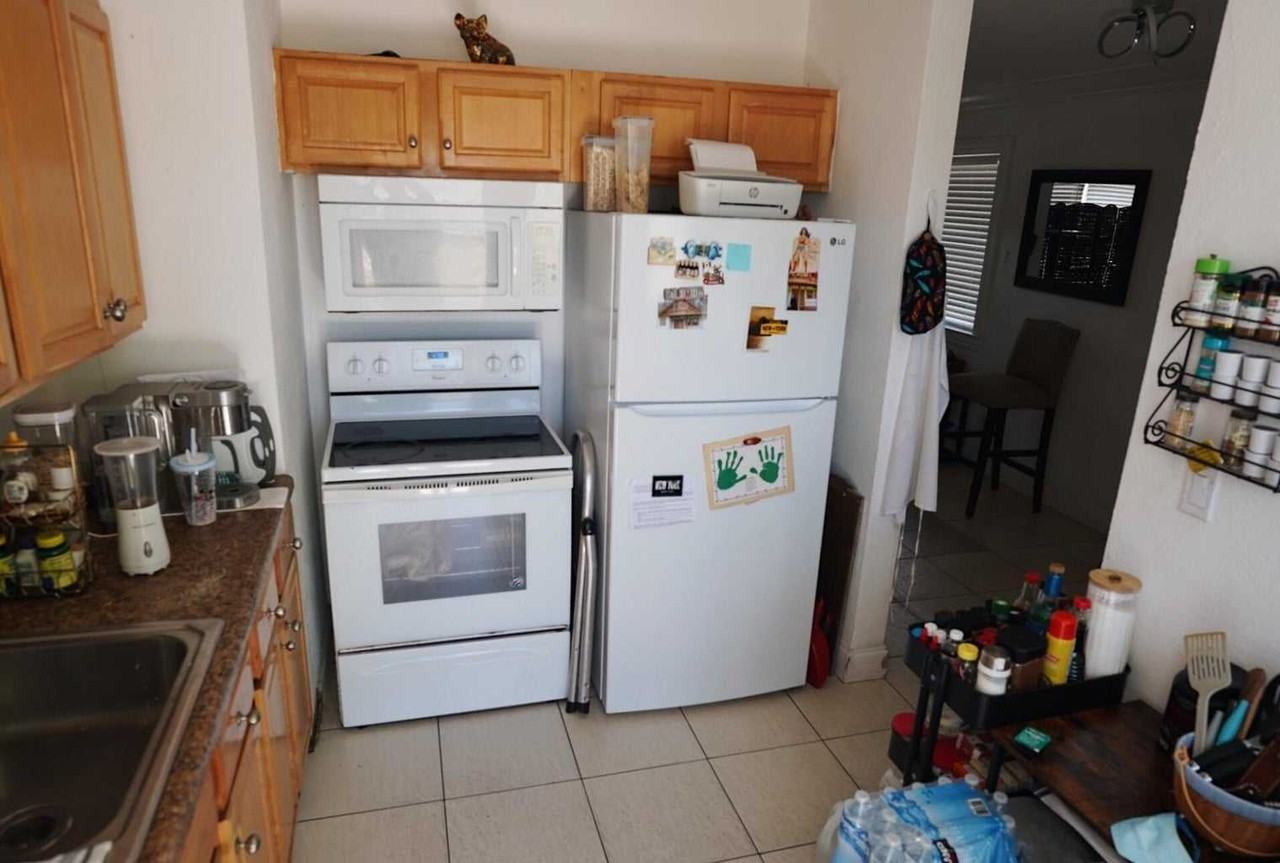 S H St - Photo 4 of 7