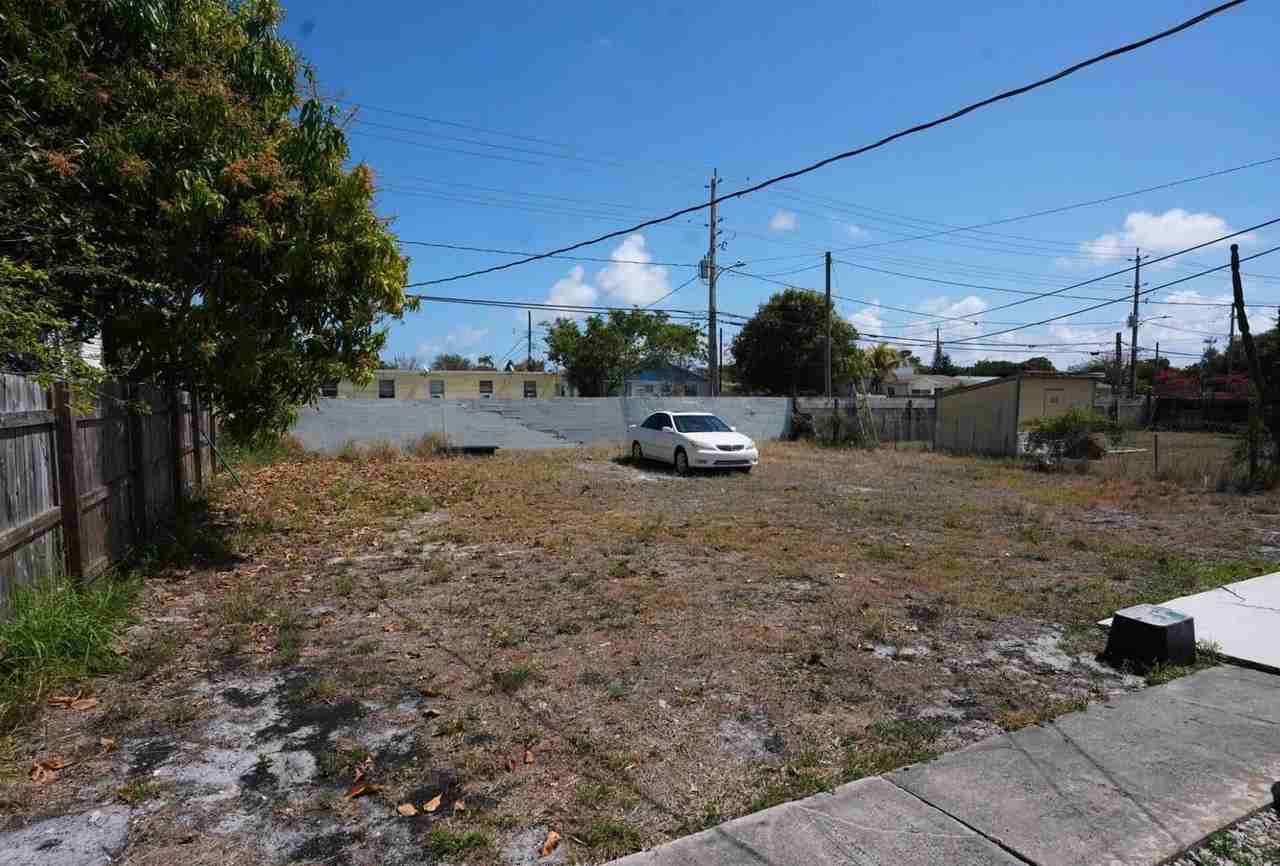 S H St - Photo 6 of 7