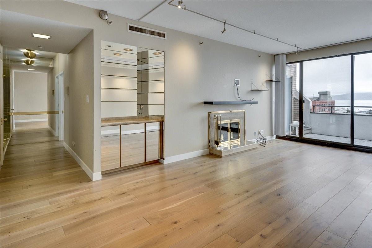 101 Lombard Street #903W - Photo 3 of 29