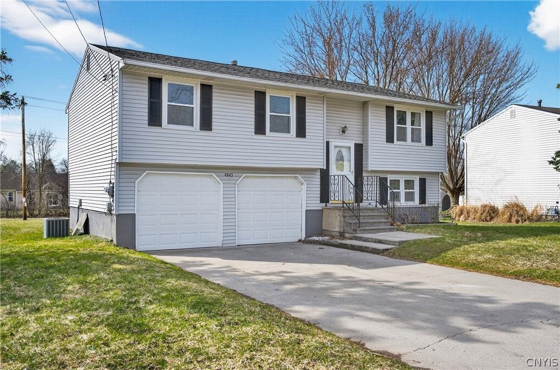 4843 Odonnell St - Photo 2 of 26