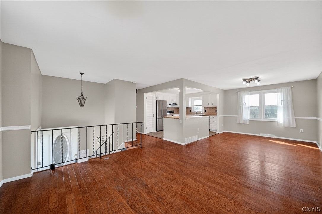 4843 Odonnell St - Photo 3 of 26