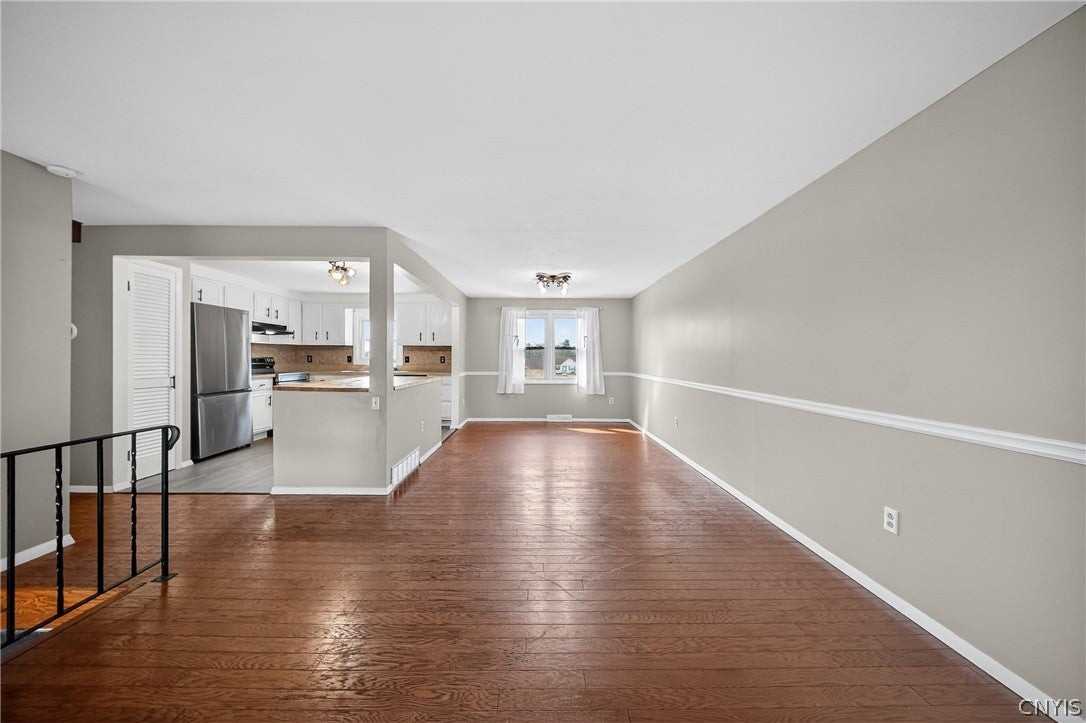 4843 Odonnell St - Photo 4 of 26