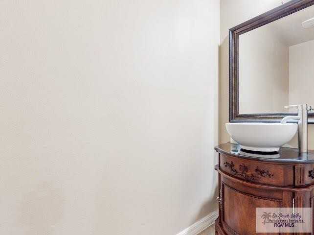 6045 Danubio Ct - Photo 5 of 35