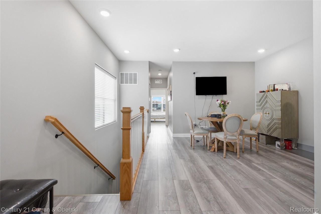 1241 E Woodward Heights Blvd ##5 - Photo 4 of 19