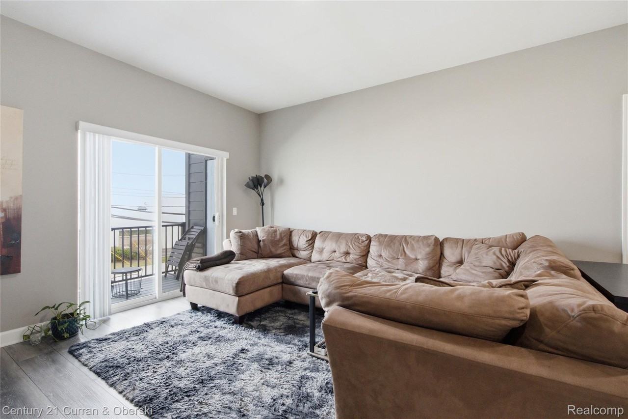 1241 E Woodward Heights Blvd ##5 - Photo 5 of 19