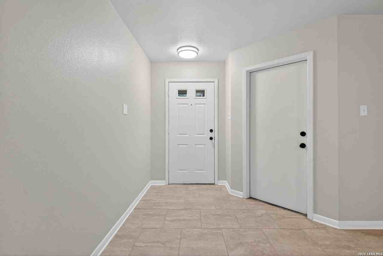 9930 Trendwood - Photo 4 of 24