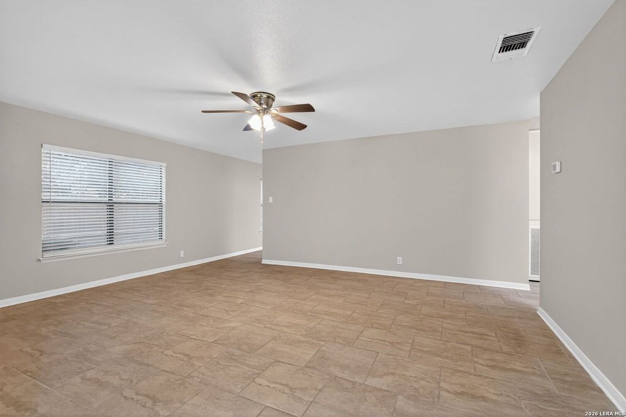 9930 Trendwood - Photo 5 of 24