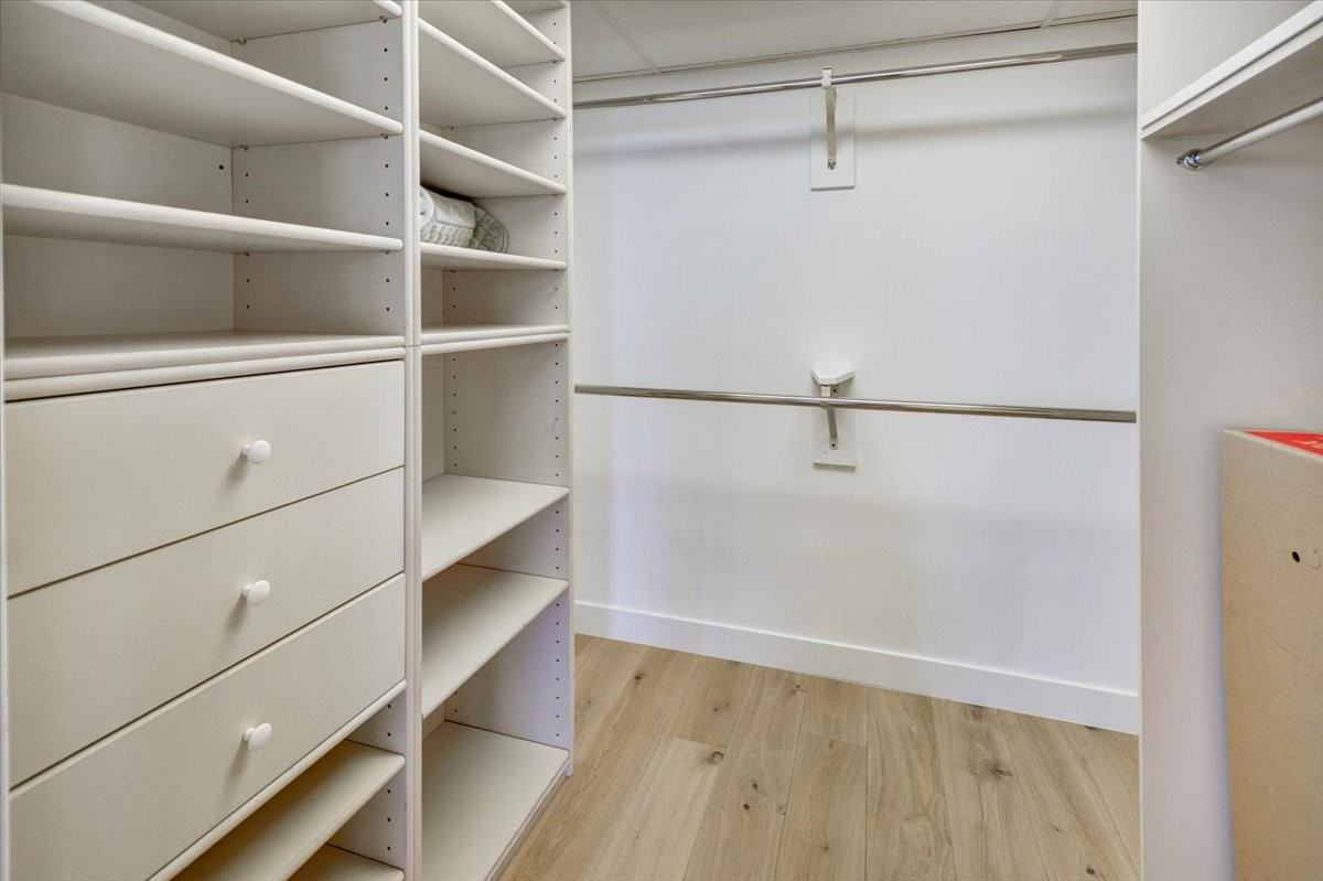 101 Lombard Street #903W - Photo 7 of 29