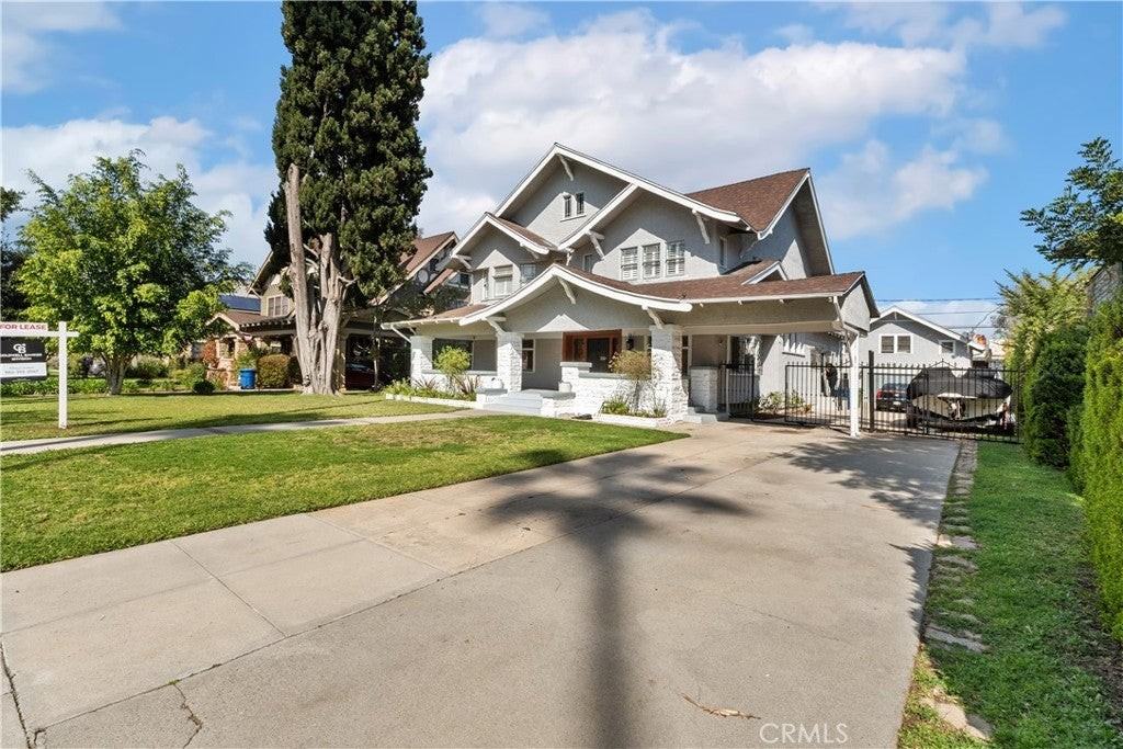 2167 W 20th St - Photo 4 of 49