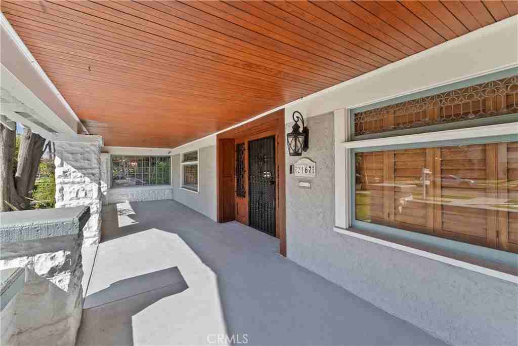 2167 W 20th St - Photo 6 of 49