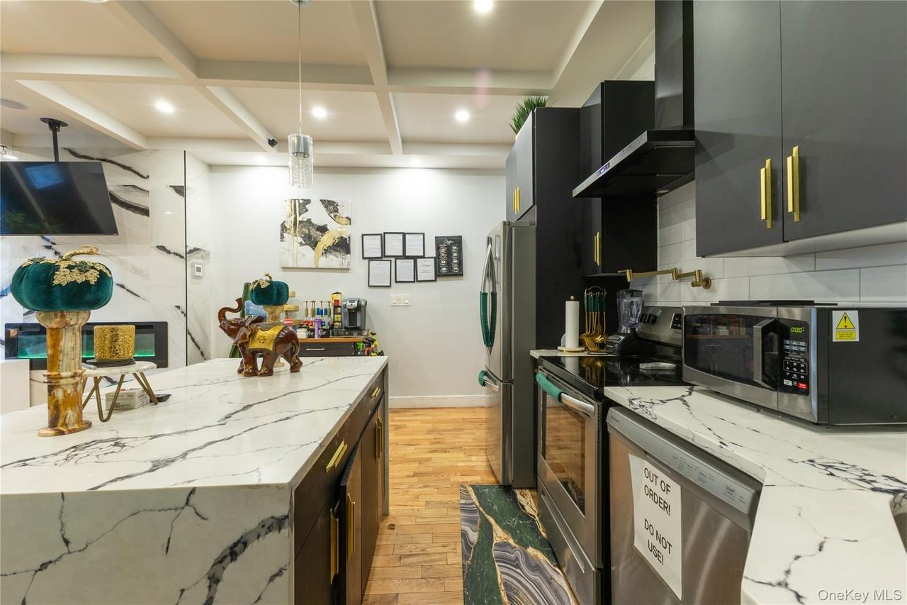 48 Essex St ##1 - Photo 7 of 12