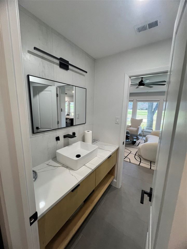 1007 Kingston Dr - Photo 7 of 23