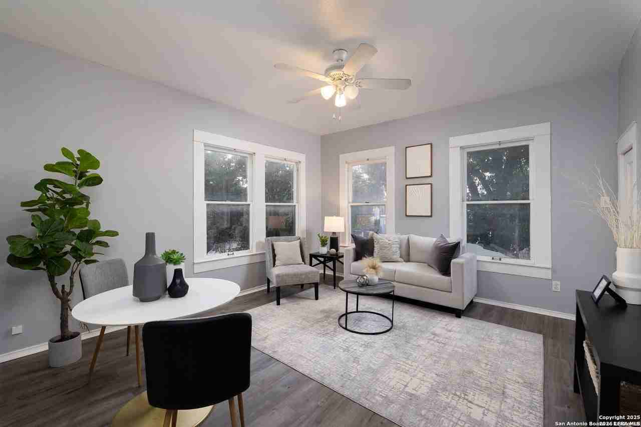 1614 W Kings Hwy - Photo 5 of 13