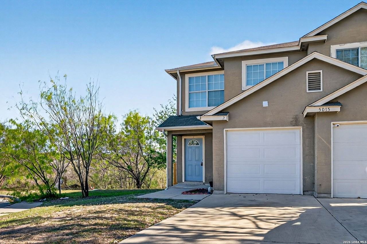 5015 Summit Pass Apt 2 - Photo 4 of 31