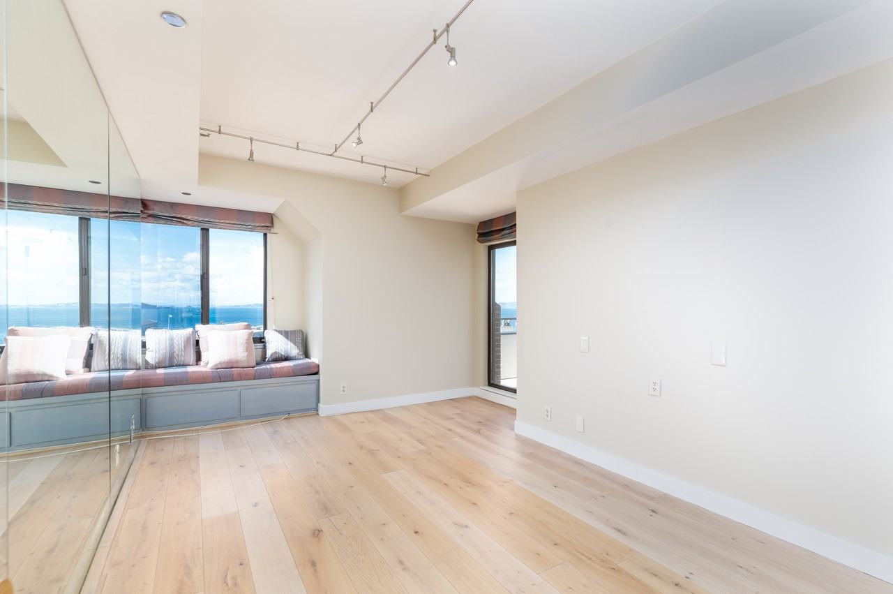 101 Lombard Street #903W - Photo 5 of 29