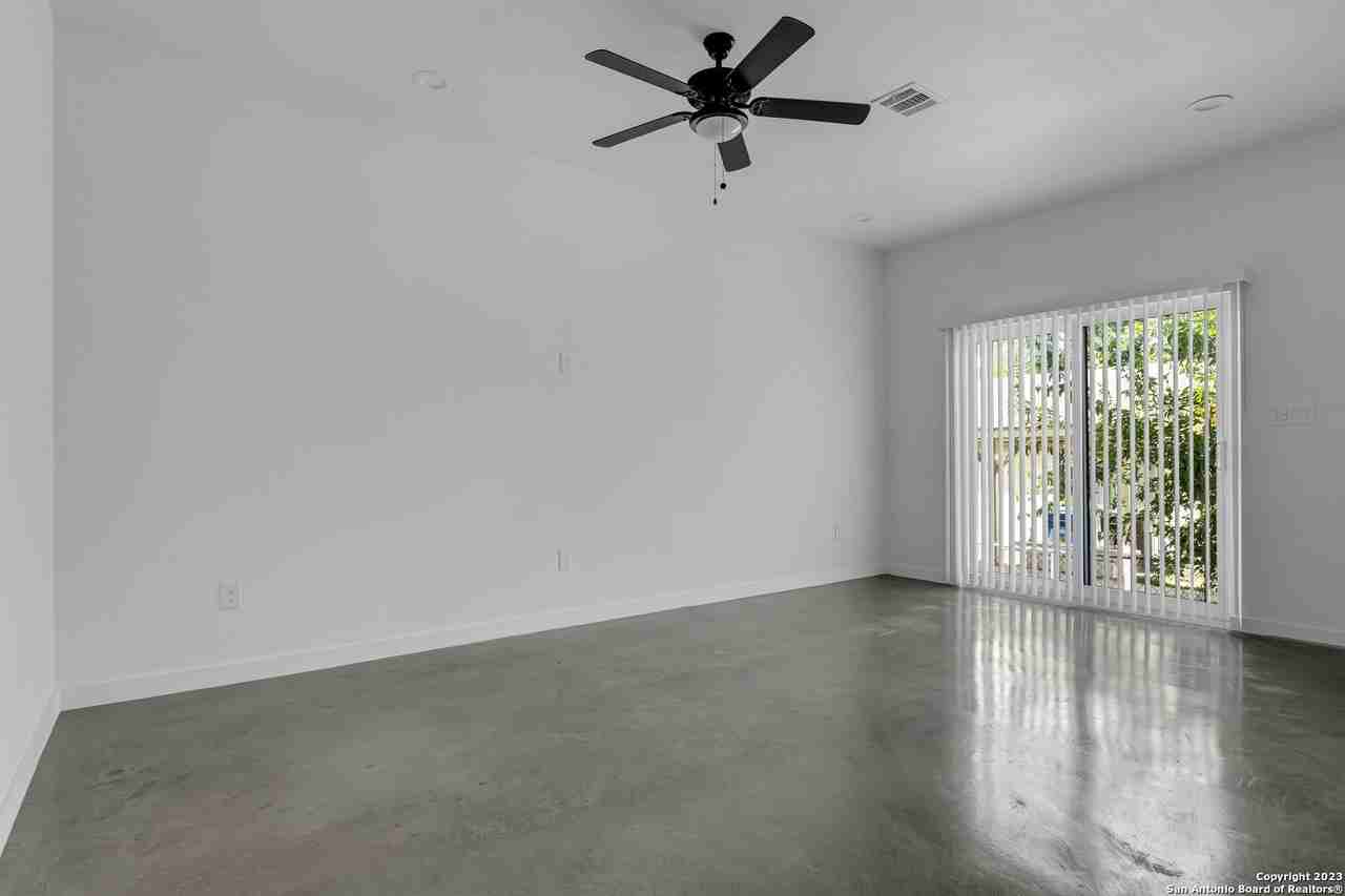 915 Piedmont Ave - Photo 4 of 27