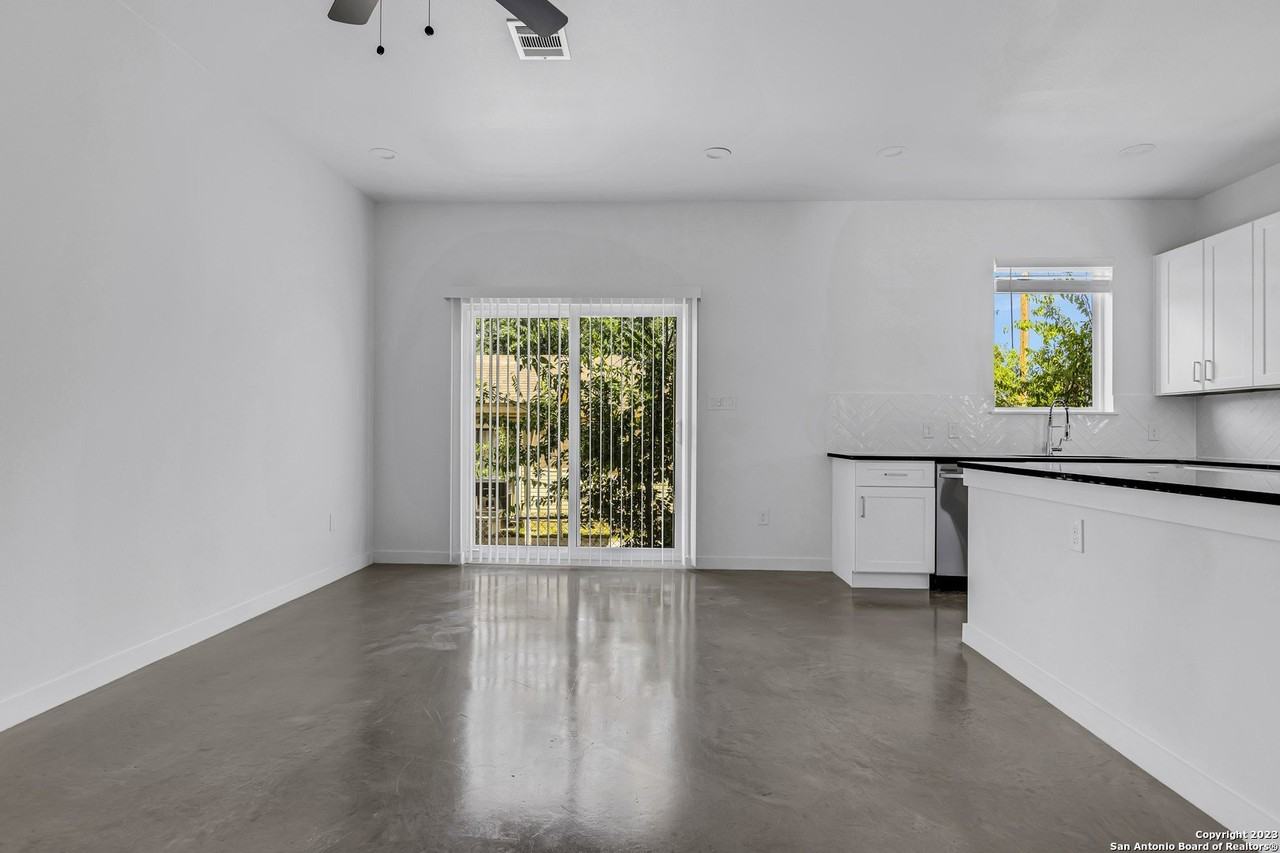 915 Piedmont Ave - Photo 5 of 27