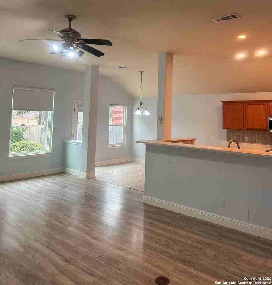 11410 Fair Hollow Dr - Photo 4 of 33