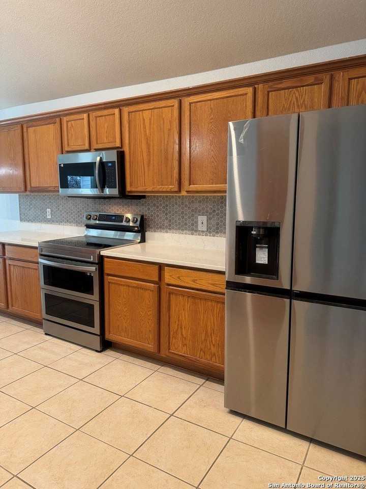 11410 Fair Hollow Dr - Photo 5 of 33