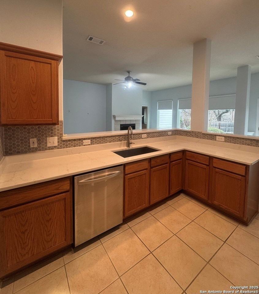 11410 Fair Hollow Dr - Photo 7 of 33