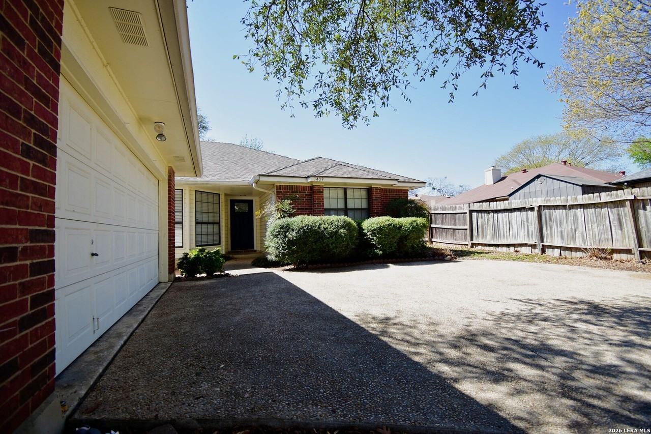 1409 Greenwood - Photo 3 of 10