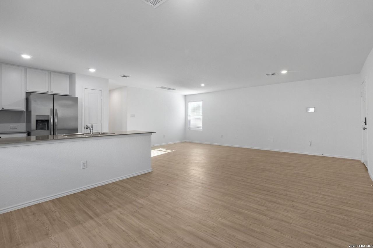 13551 Barton Cv - Photo 4 of 16