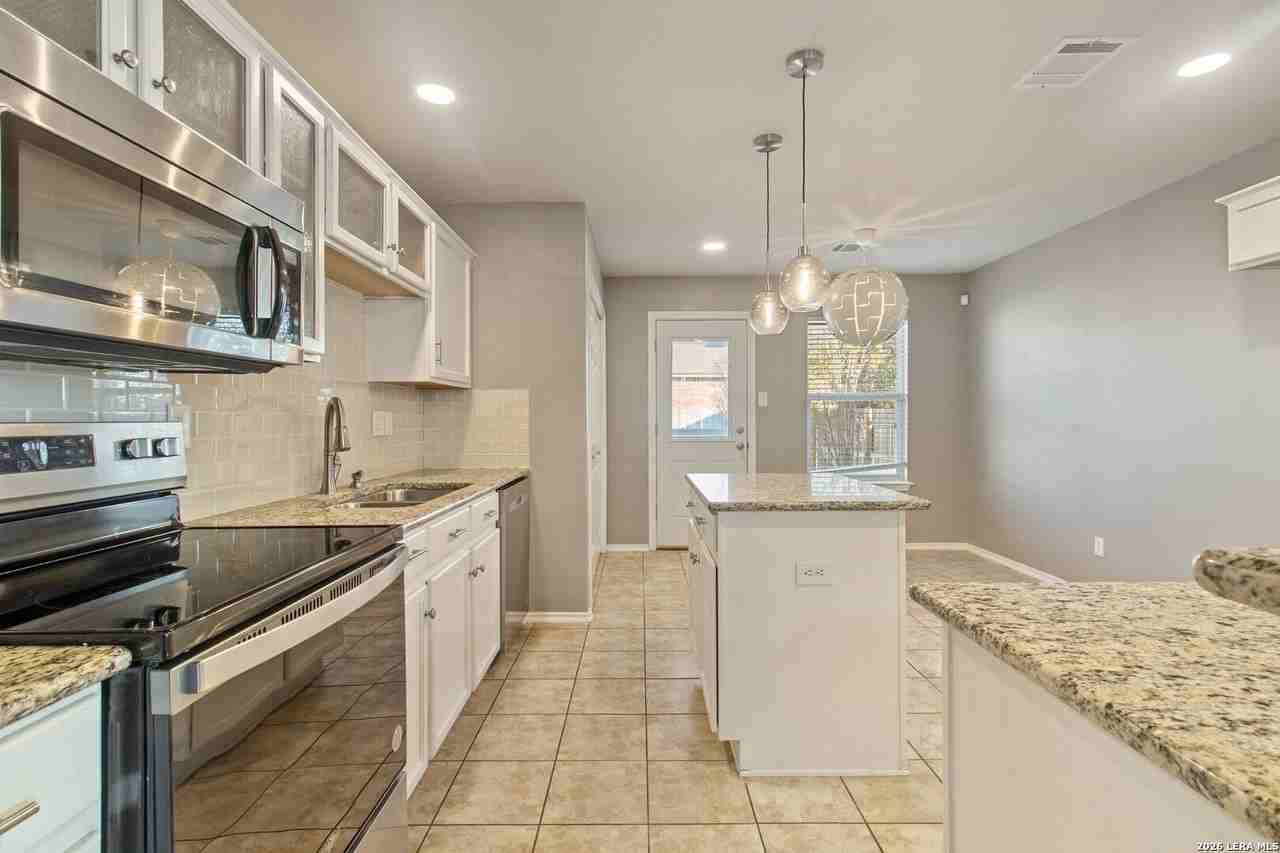 9131 Hilltop Crossing Dr - Photo 6 of 15