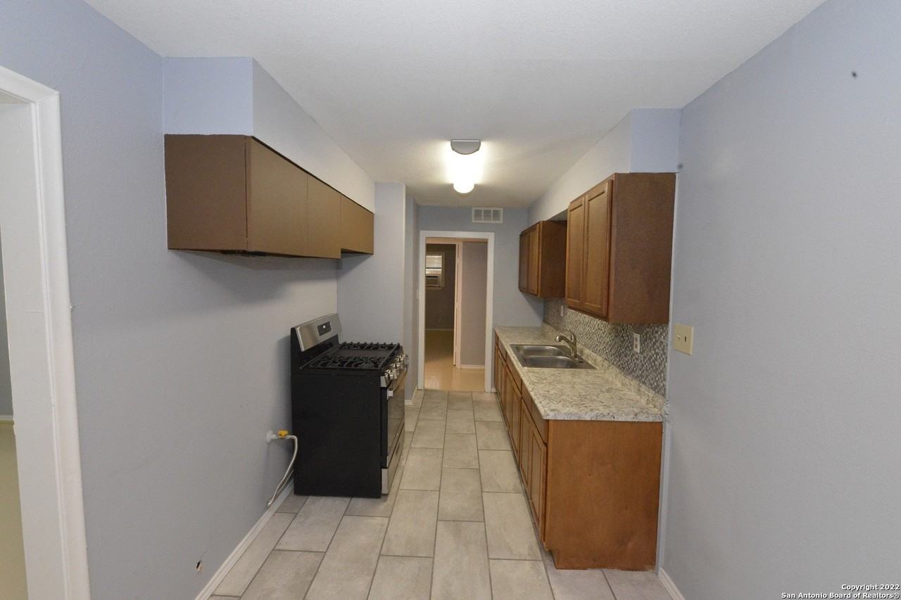 302 Artemis Dr - Photo 5 of 24