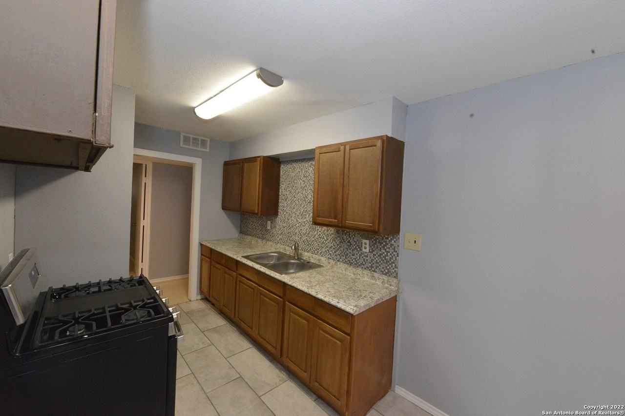 302 Artemis Dr - Photo 6 of 24