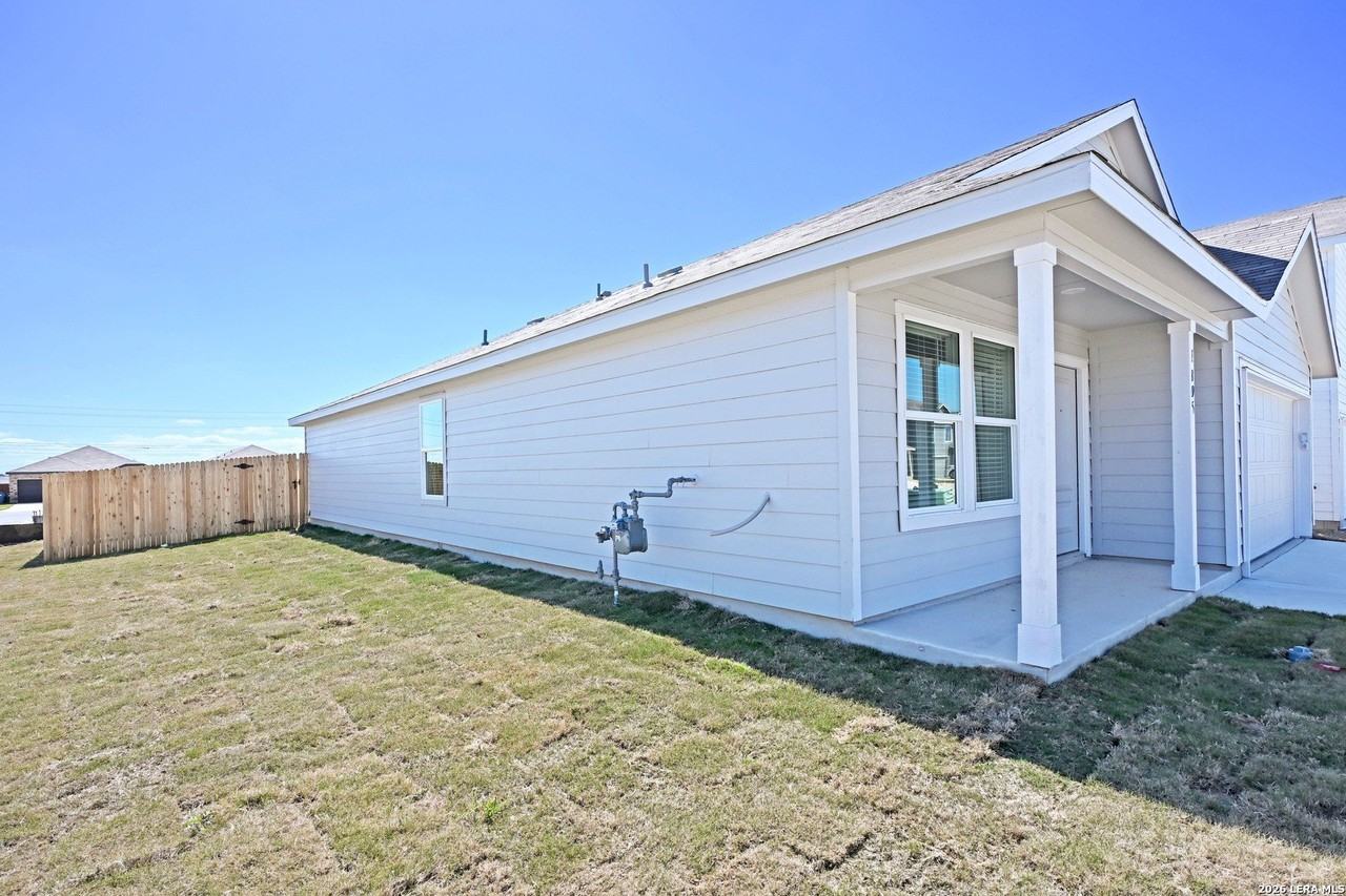 1805 Stonechat - Photo 2 of 23