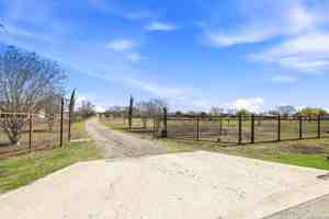 featured image of 11421 Ware Seguin Rd