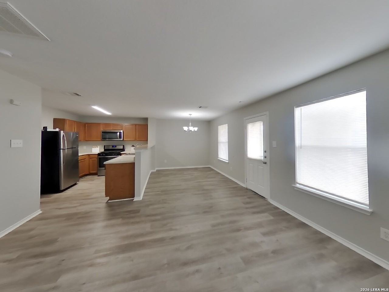 2910 Candleside Dr - Photo 2 of 17