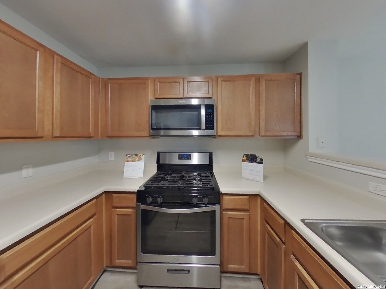 2910 Candleside Dr - Photo 5 of 17