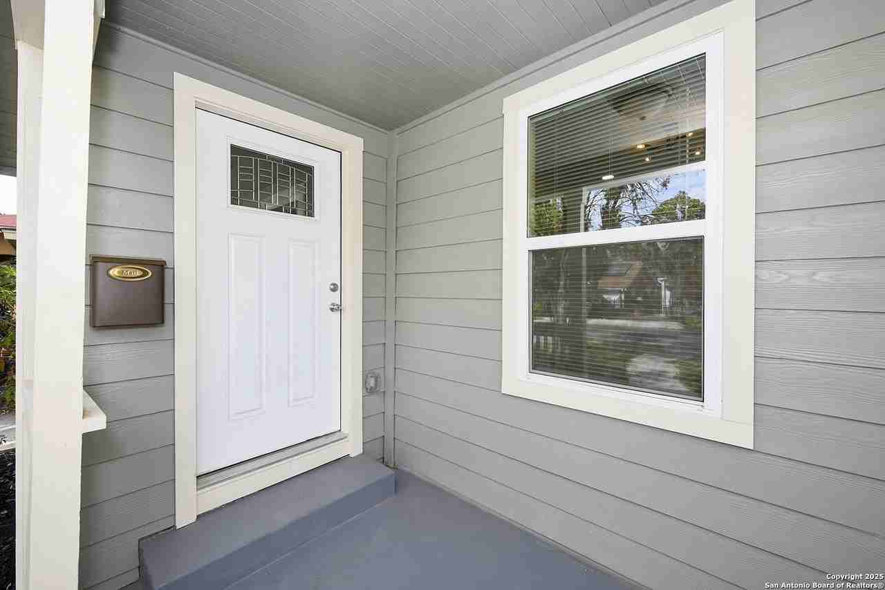 1326 W Lynwood Ave - Photo 3 of 28