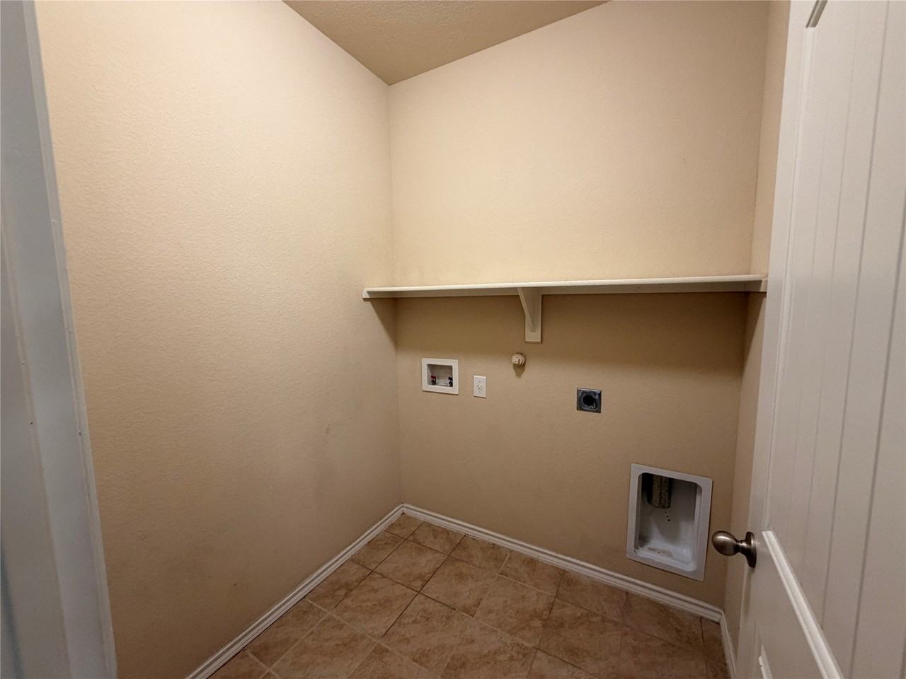 2509 Stonewall Ln - Photo 7 of 19