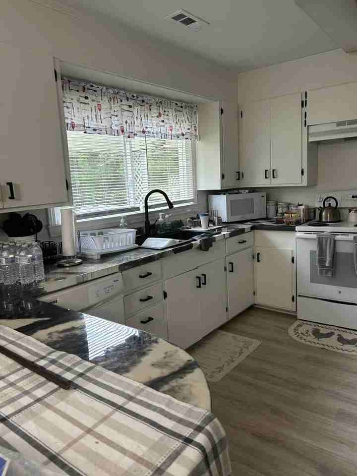 10 Curtiswood Ave - Photo 2 of 4